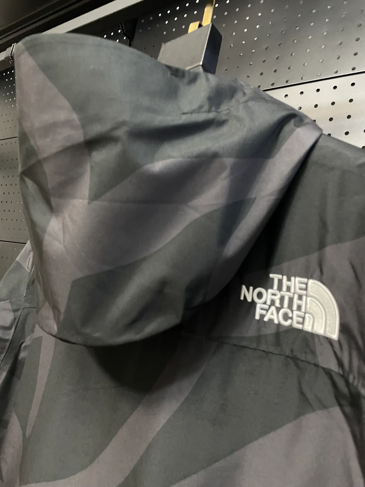 THE NORTH FACE x XX KAWS FW 22 TNF KAWS Classic ~ ！ ~ 1986 Classic Retro ，Retro ， DRYVENT ， ， Wear-Resistant ， Breathable logo ， ， Breathable ， ，ZP ， ， Breathable YKK ， ， ， ， ， ， logo Sixe：Xs-xxl